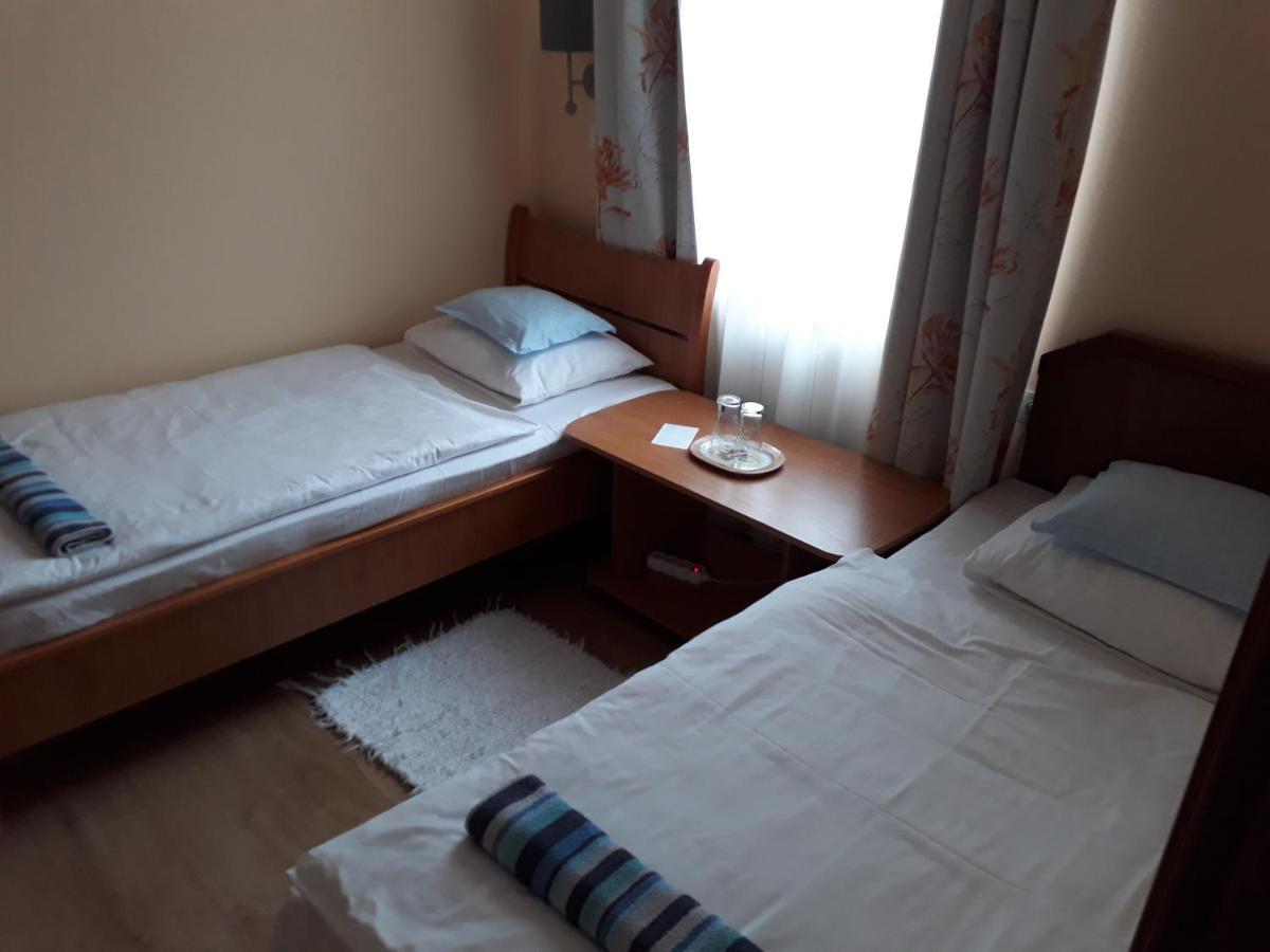Szilvia Panzio Gyomaendrod Bed & Breakfast Exterior foto