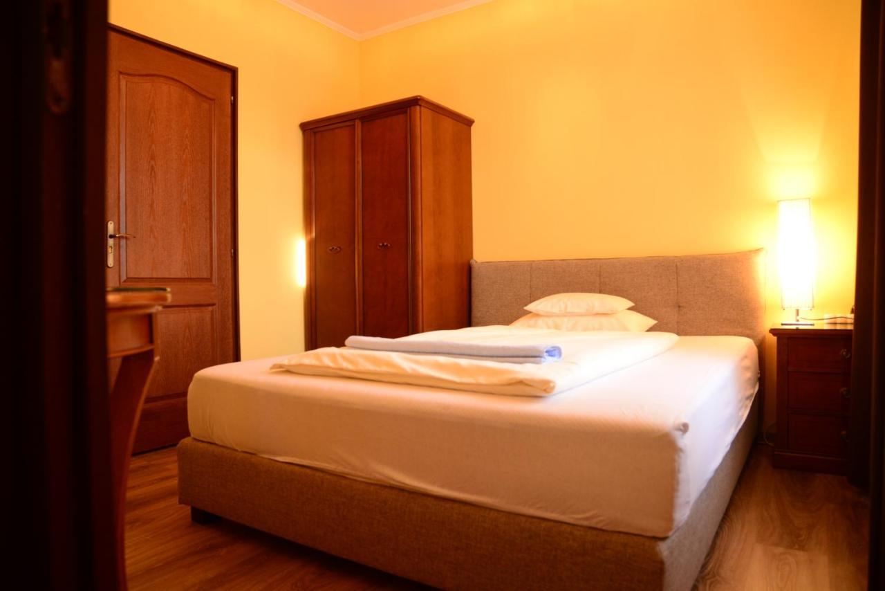 Szilvia Panzio Gyomaendrod Bed & Breakfast Exterior foto
