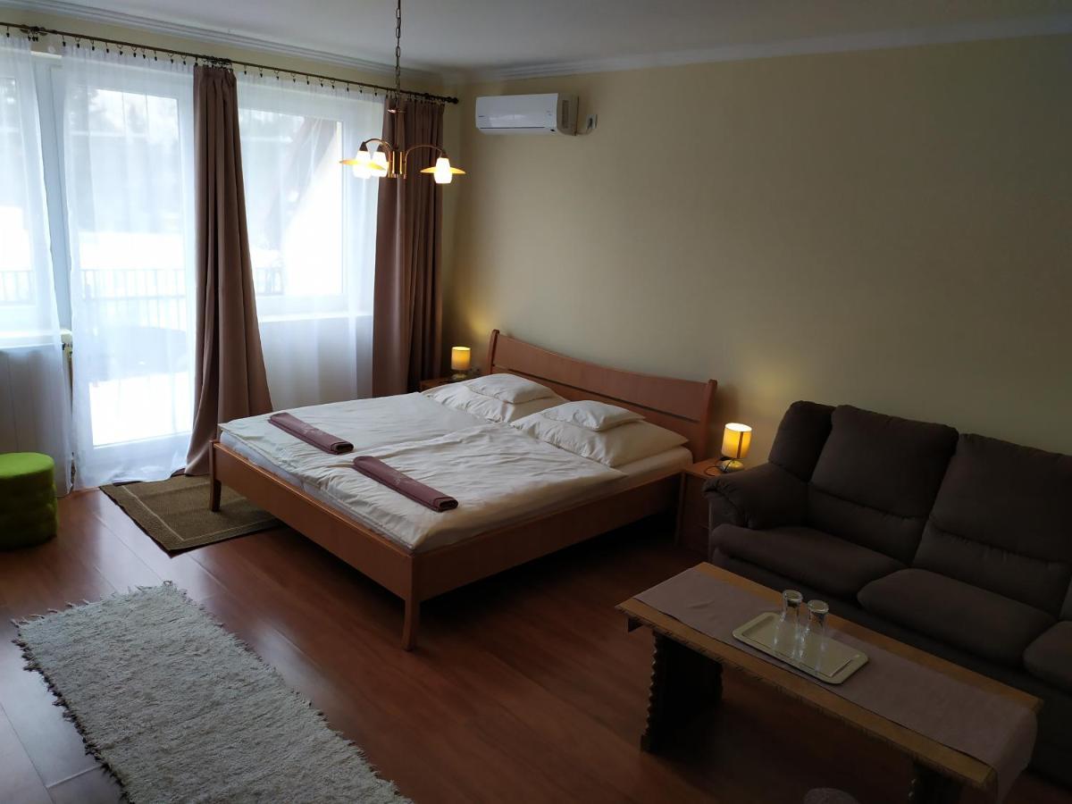 Szilvia Panzio Gyomaendrod Bed & Breakfast Exterior foto