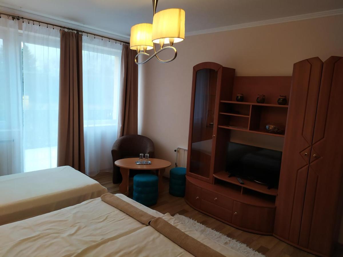 Szilvia Panzio Gyomaendrod Bed & Breakfast Exterior foto
