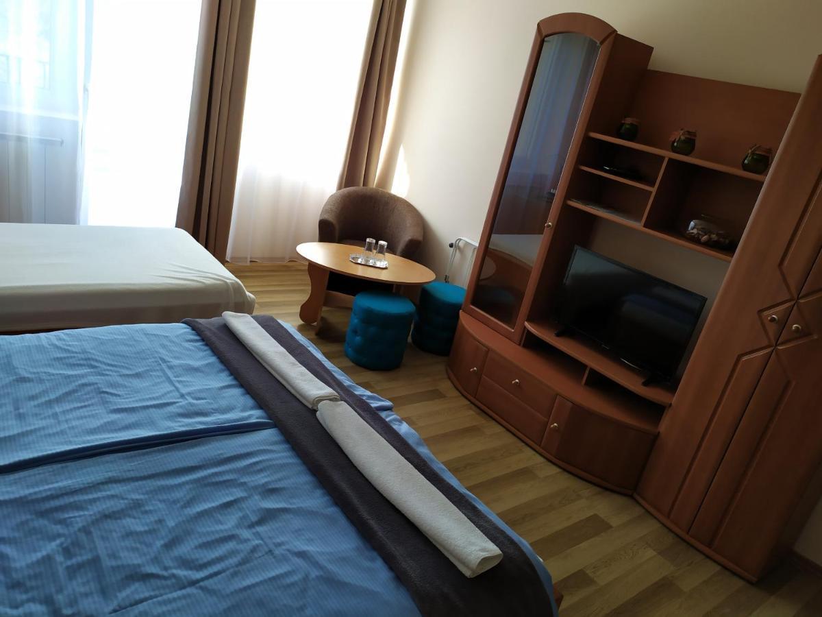 Szilvia Panzio Gyomaendrod Bed & Breakfast Exterior foto
