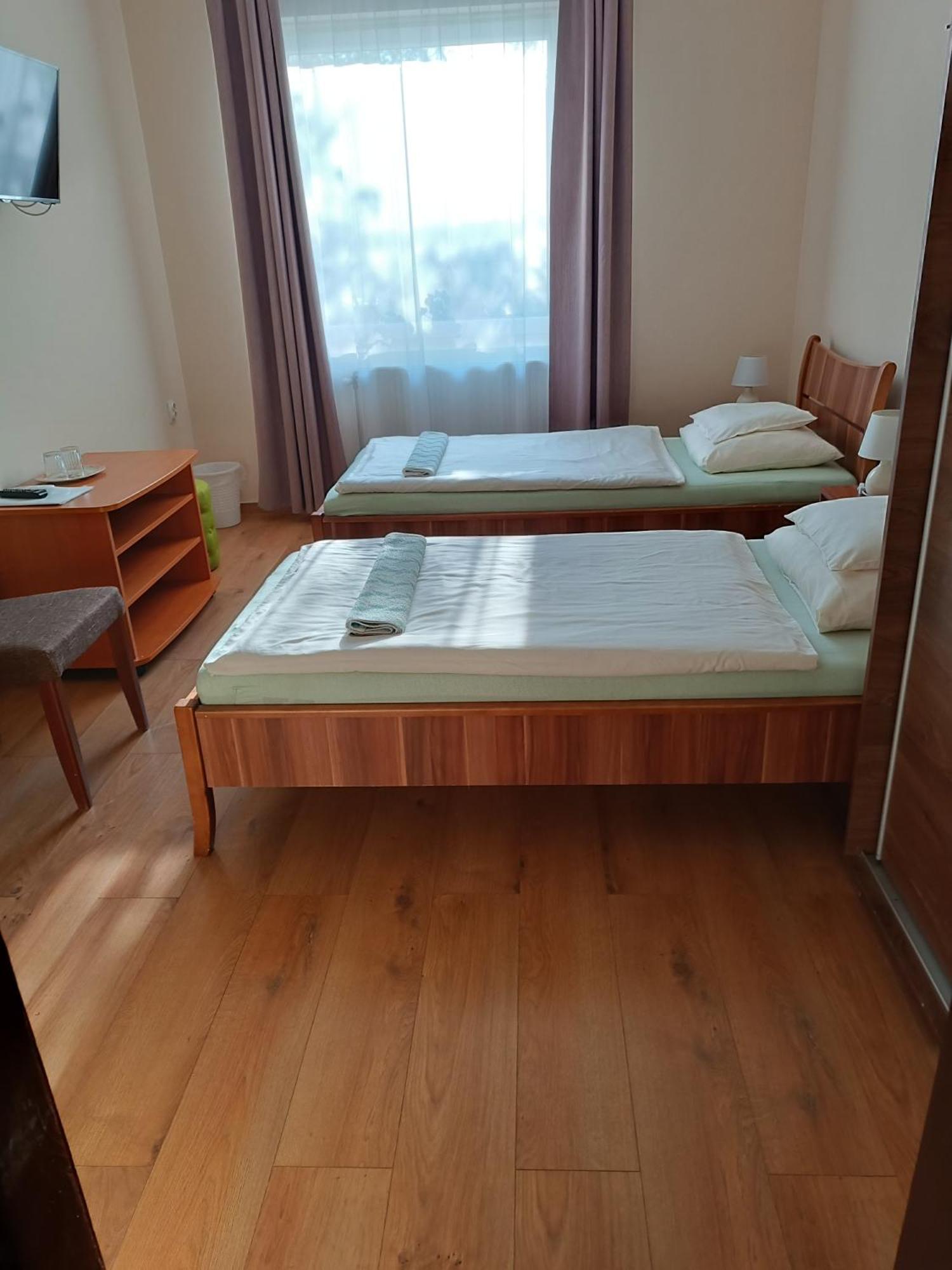 Szilvia Panzio Gyomaendrod Bed & Breakfast Exterior foto